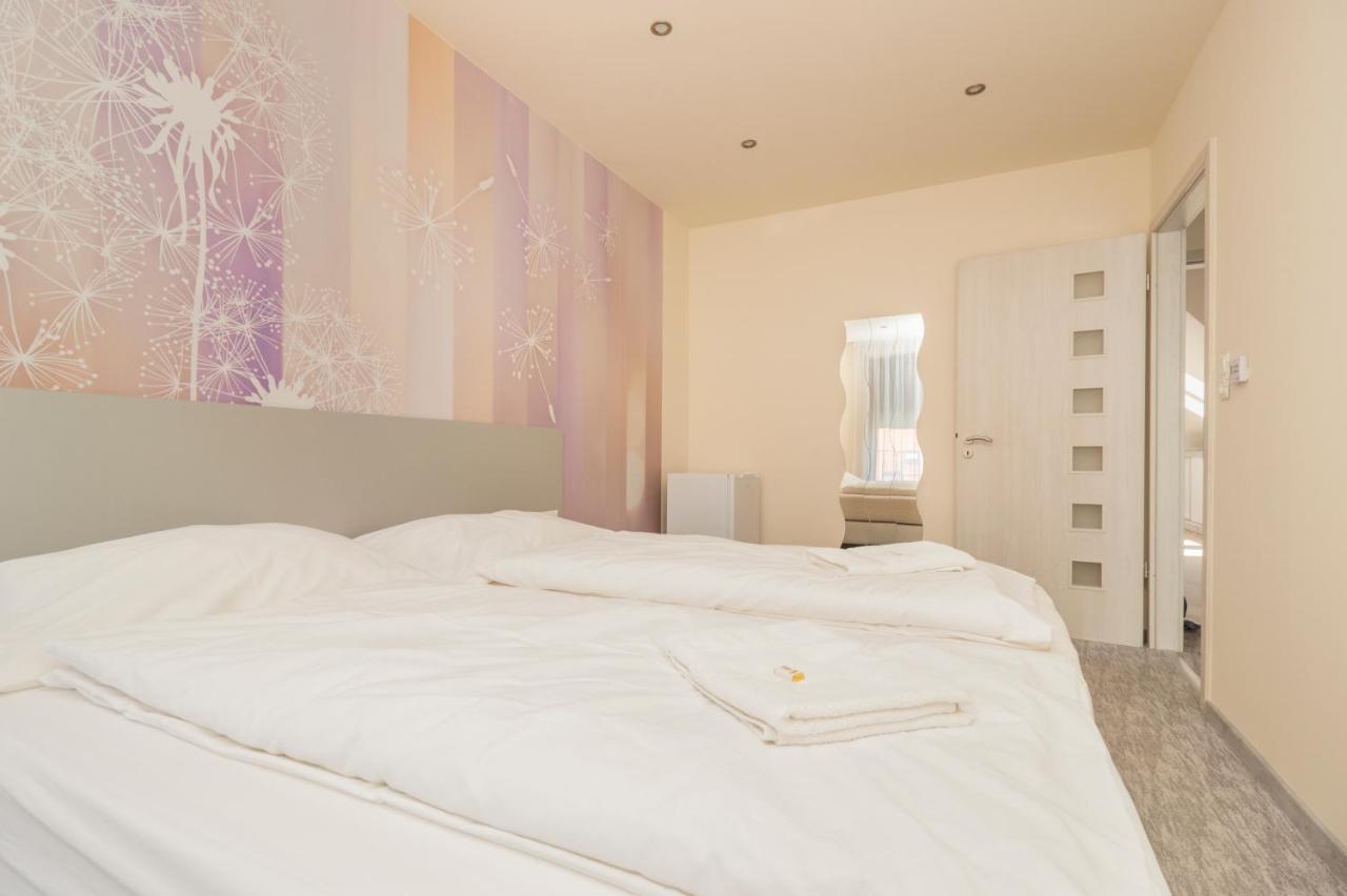 Ponty-Papa Rendezvenyhaz Aparthotel Davod Exterior photo