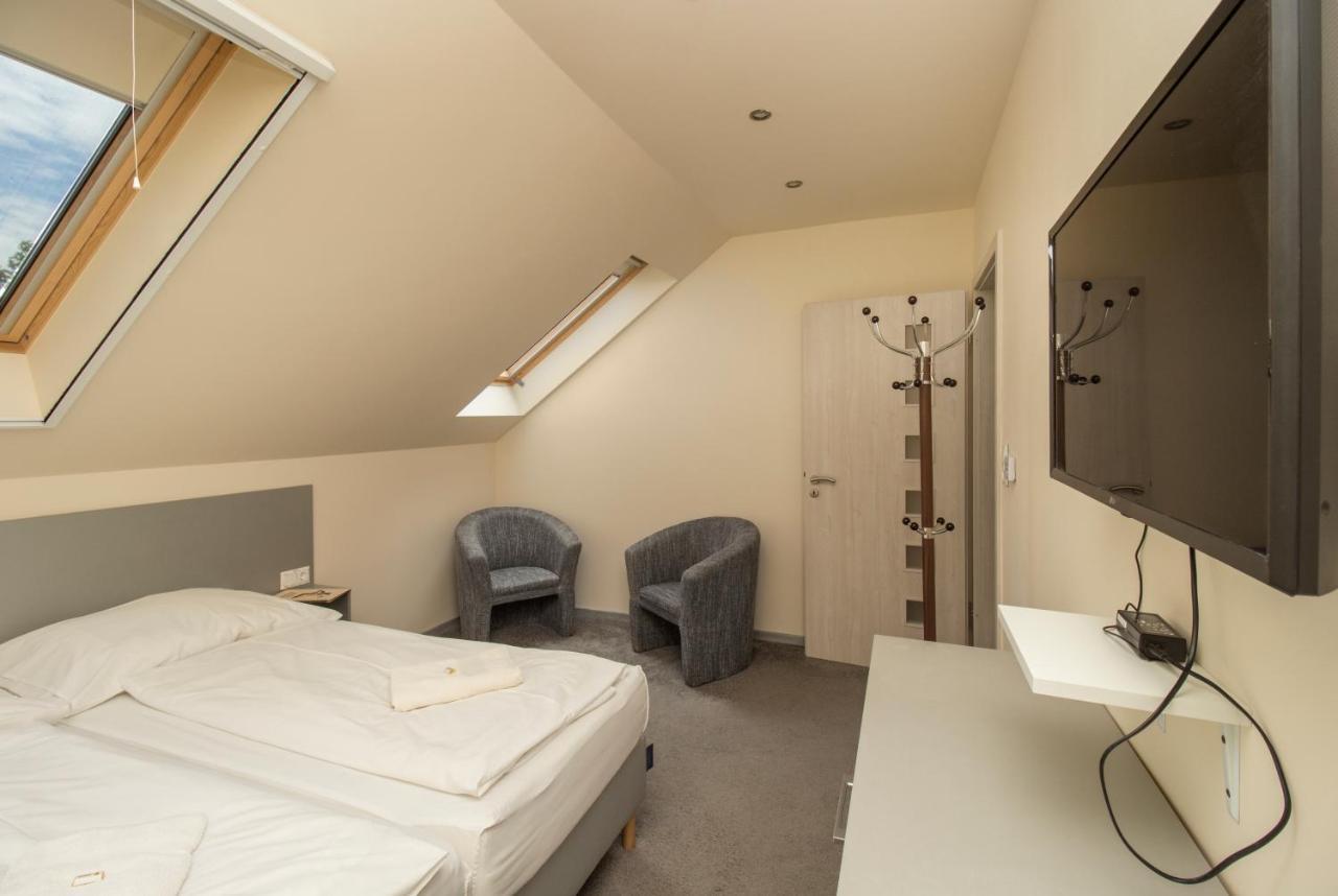Ponty-Papa Rendezvenyhaz Aparthotel Davod Exterior photo